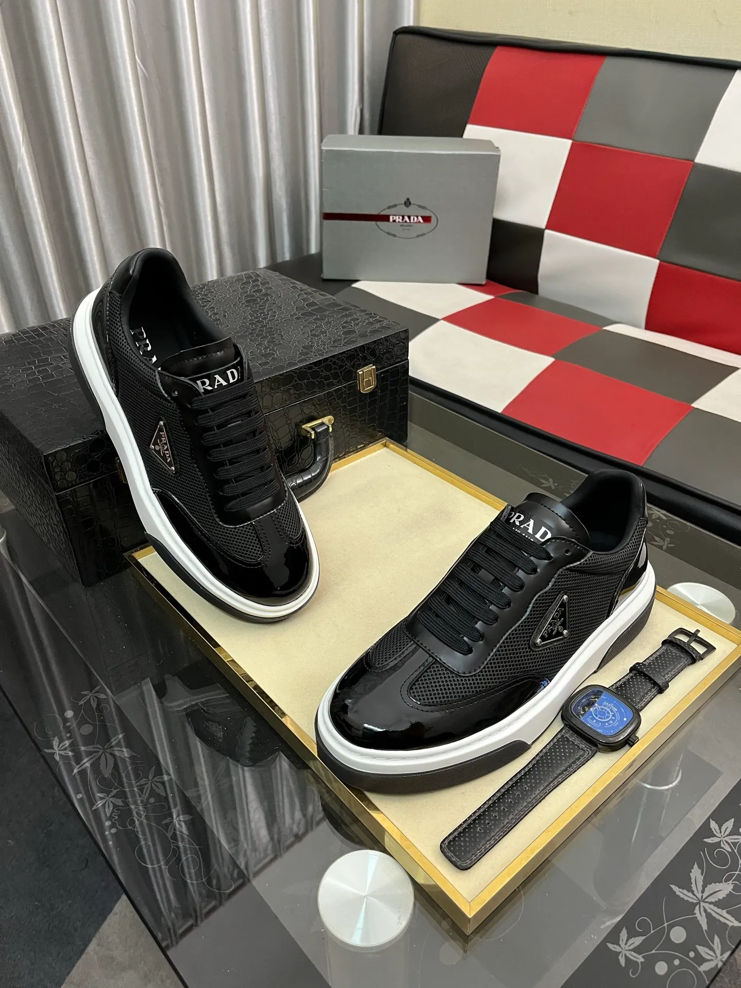 Men's shoes 💰: 560⌚️⌚️[PRADA] Prada casual shoes, originally developed 1:1, made of high-mercerized cowhide with imported cowhide, silk sheepskin lining, rubber outsole, comfortable and soft on the foot, size: 38-442️⃣Colors available